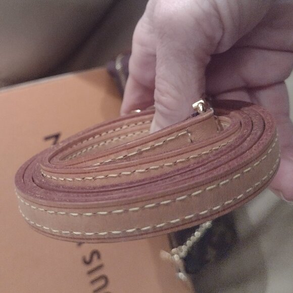 💯% Authentic Louis Vuitton Eva monogram Canvas Crossbody💫 bag - Picture 3 of 15